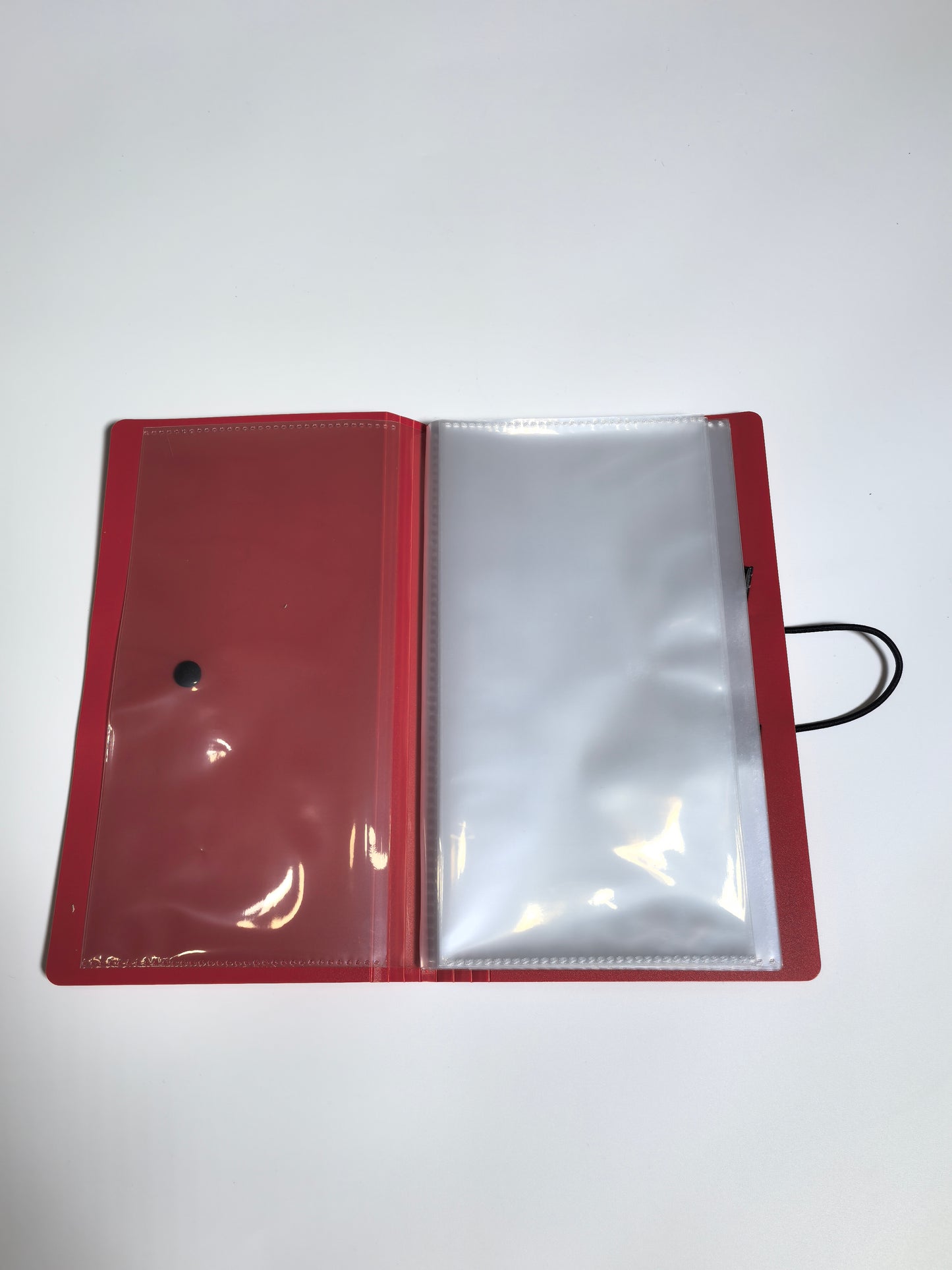 Tamfile Document folders in the form of wallets;