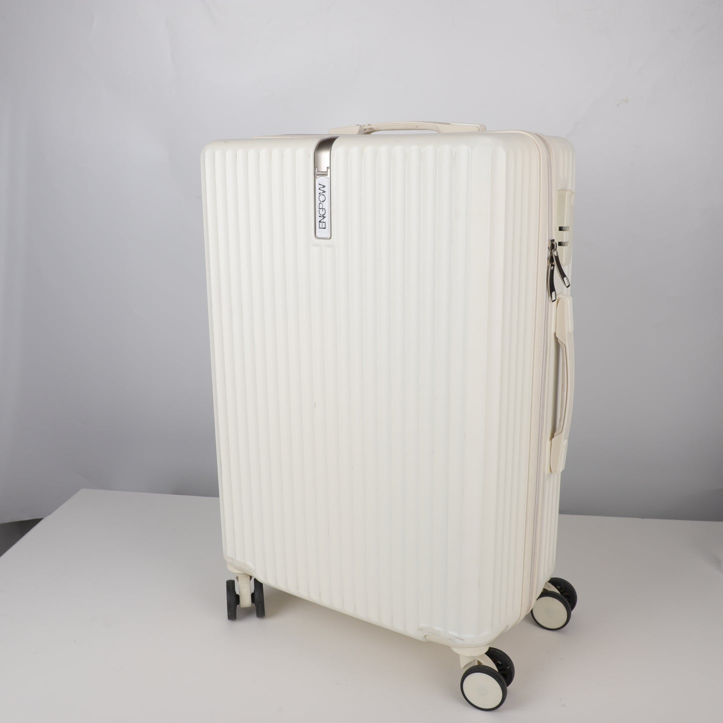 ENGPOW Suitcases