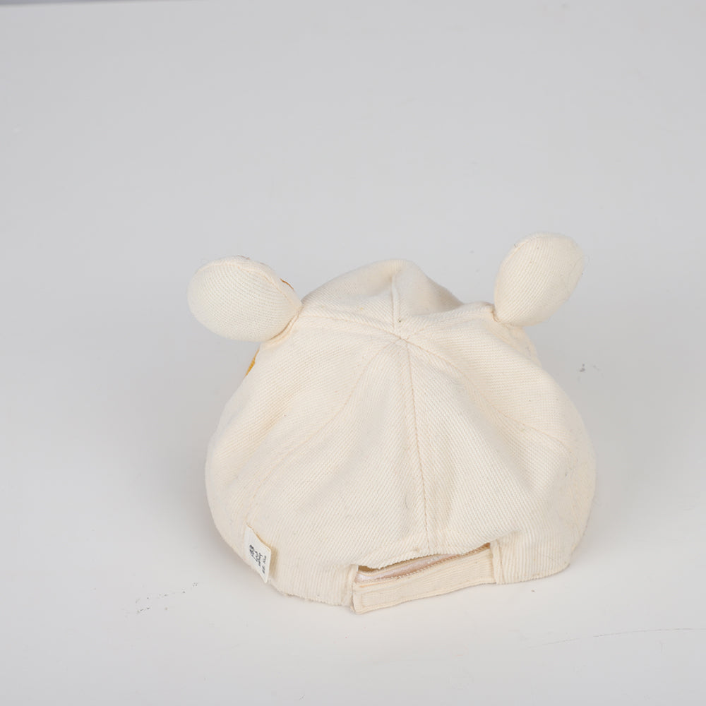 Balaperi Caps being headwear