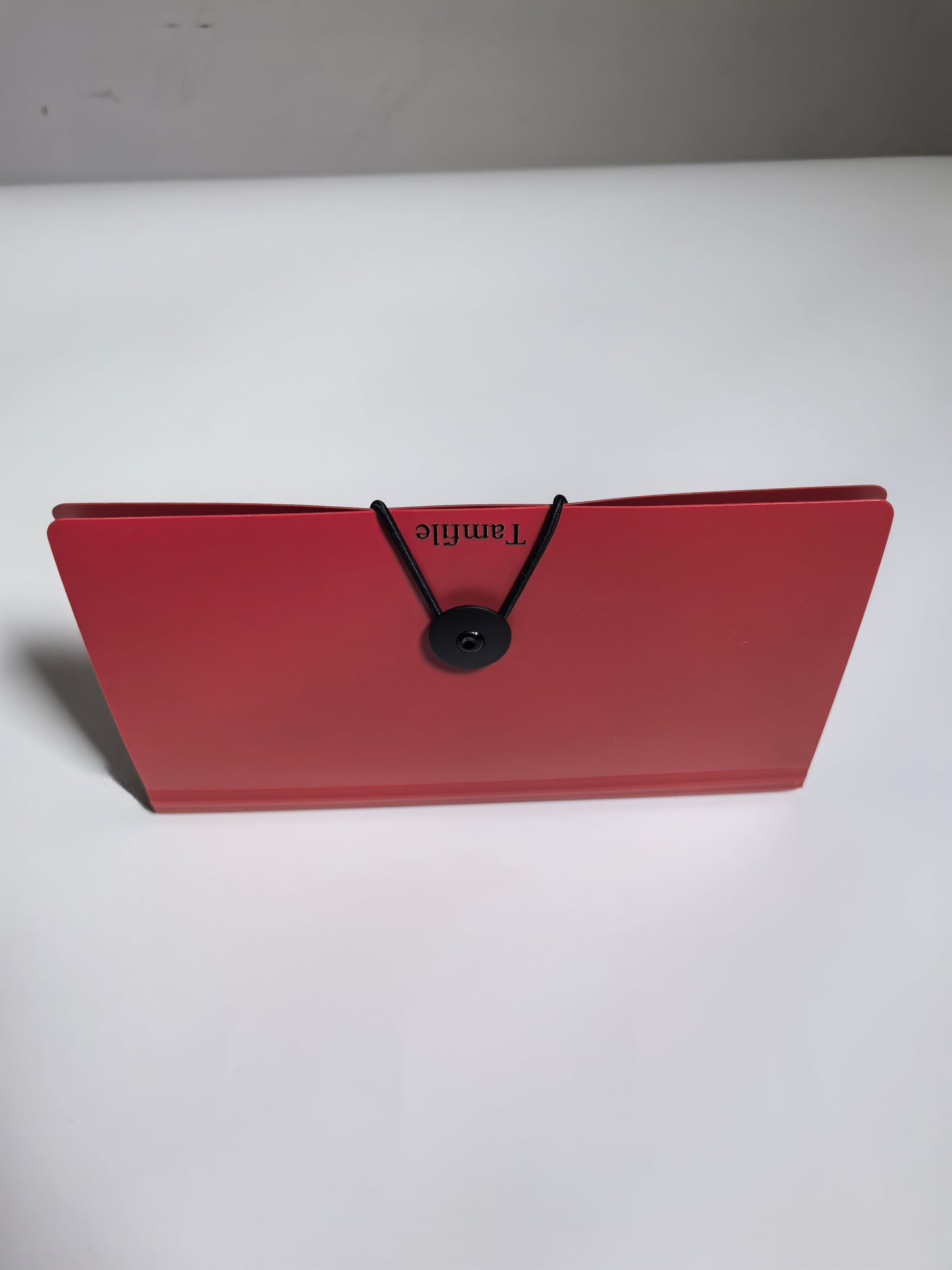 Tamfile Document folders in the form of wallets;